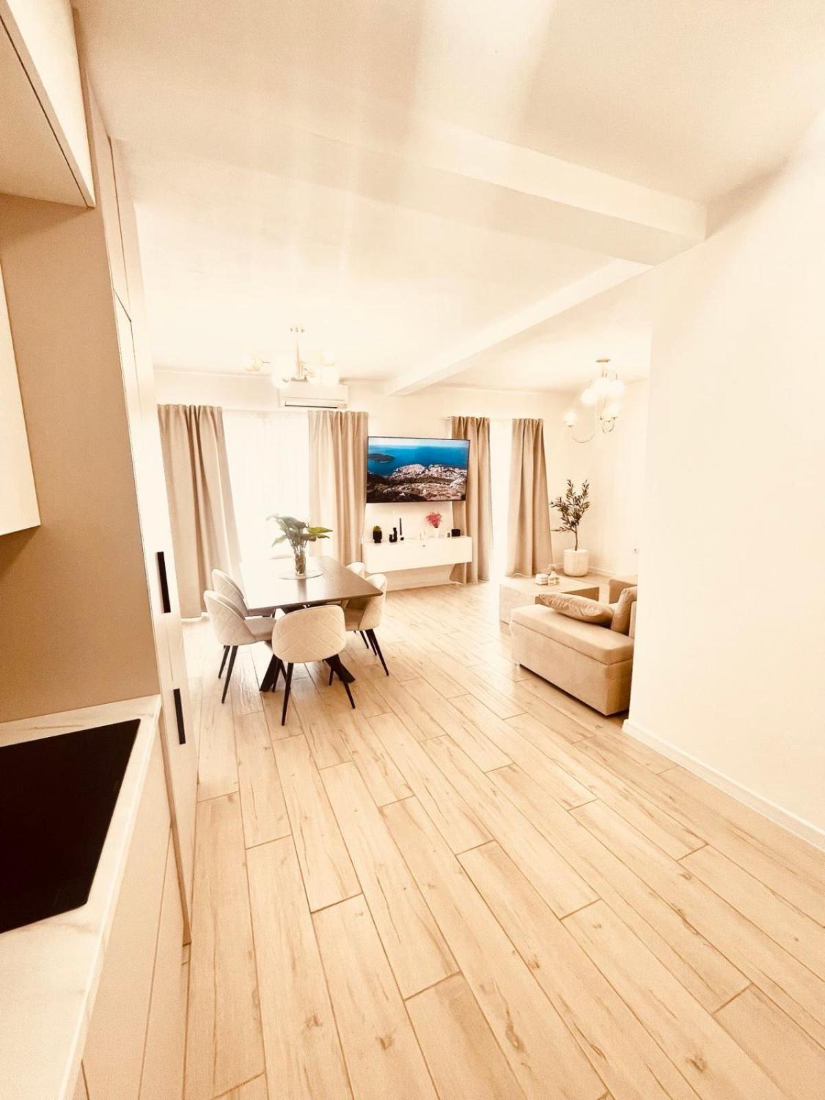 Apartman Ecru *